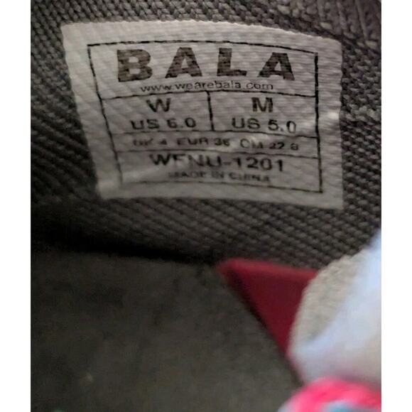 Bala Twelves 12 Womens Size 6 Nursing Shoes Gray Silver Comfort Sneakers - Picture 8 of 8